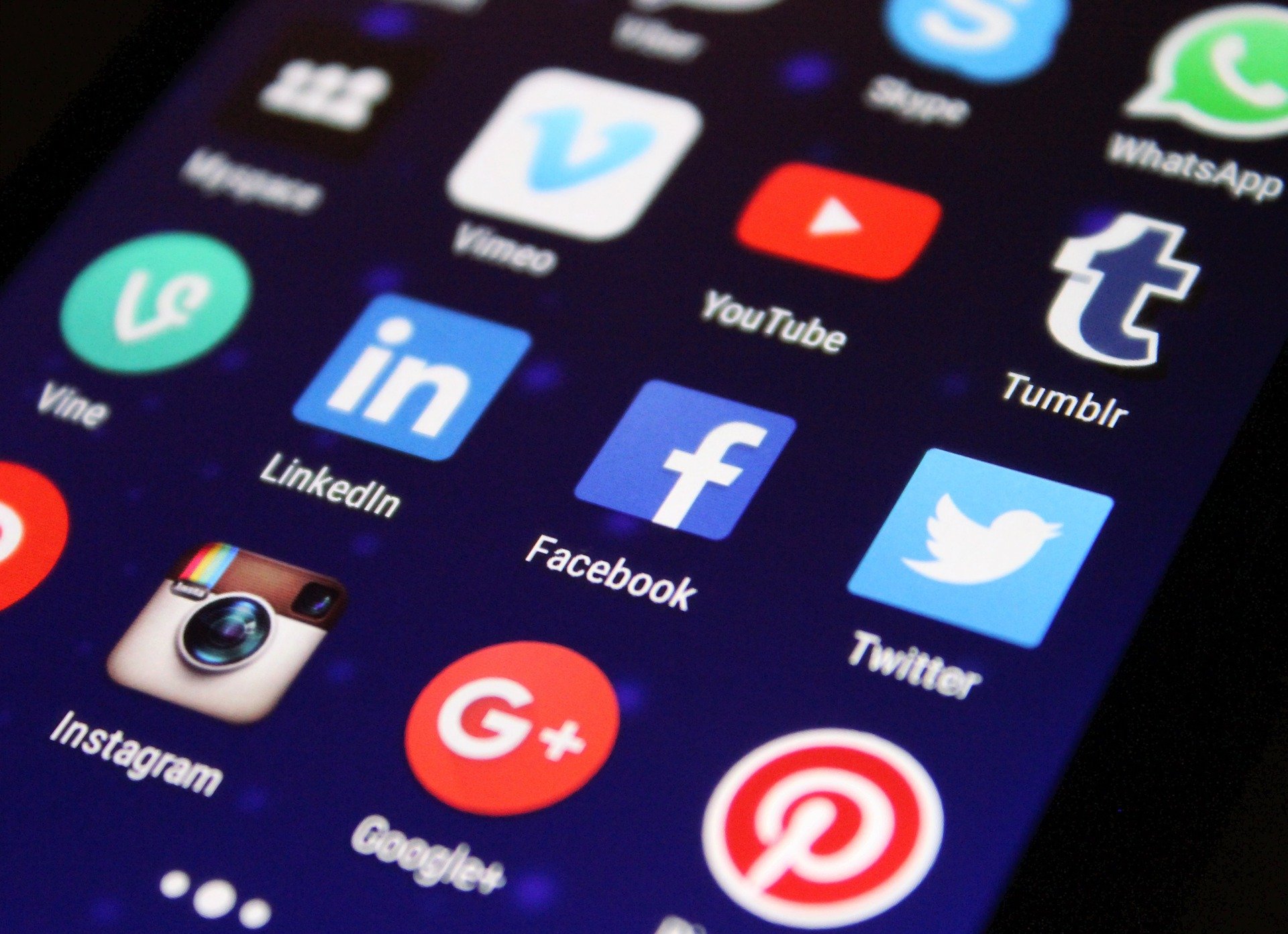 Critical B2B social media insights for successful digital marketing strategy